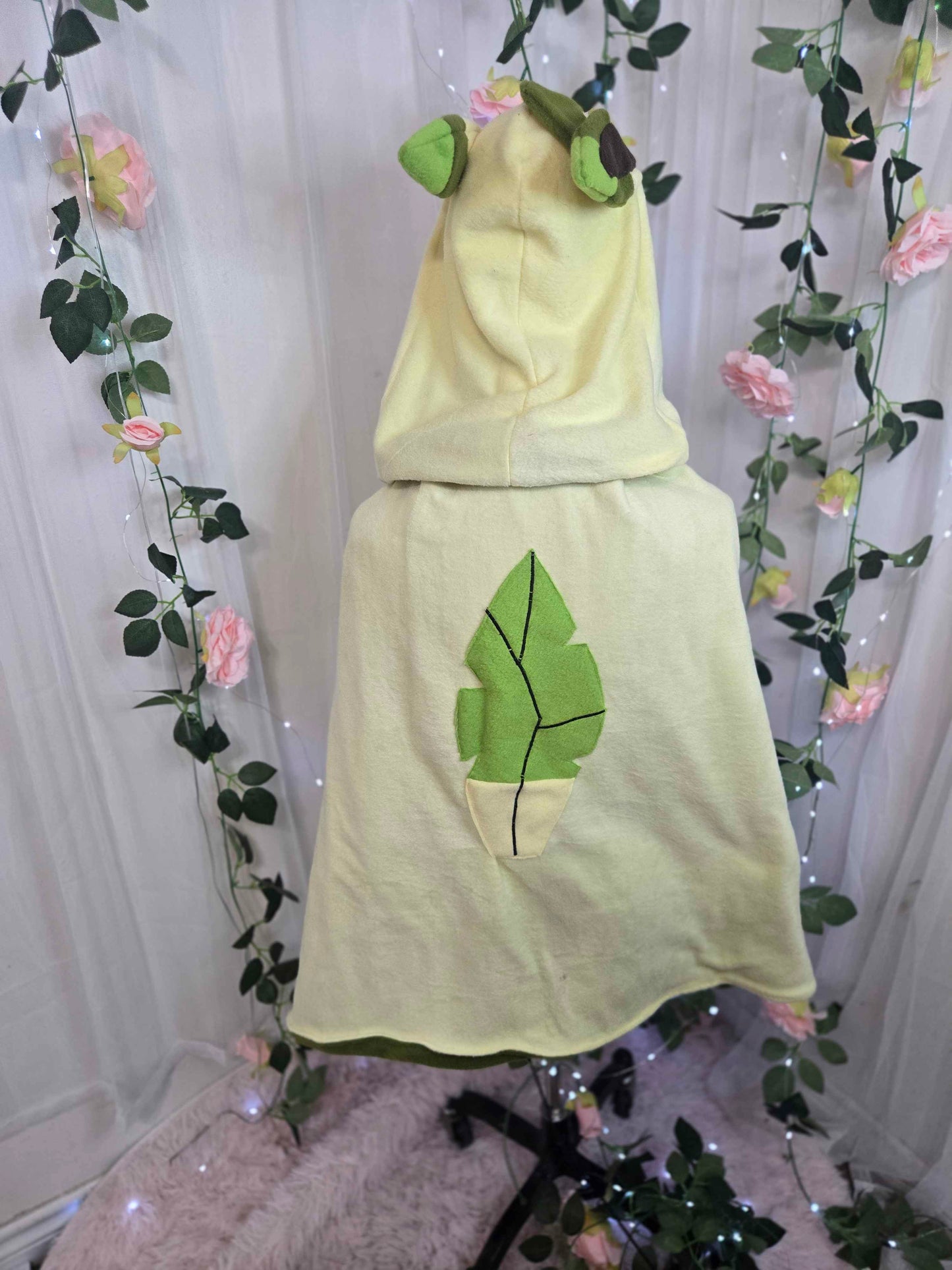 Leaf Fox Fleece Cloak